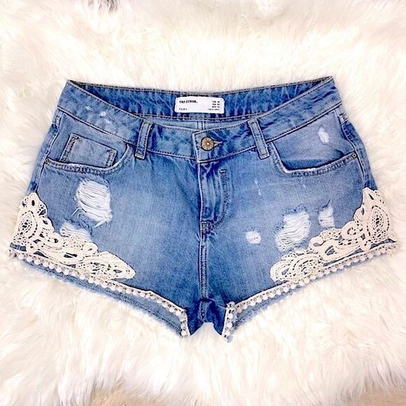 Zara | TRF denim embroidered shorts 02 distressed Daisy Dukes , 5 pocket. - Picture 1 of 7